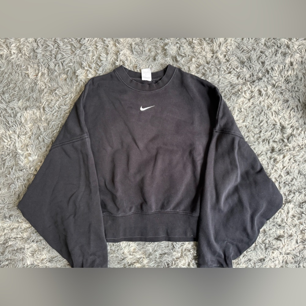 Nike Women's Sportswear Essentials Oversized Fleece Crewneck Sweatshirt